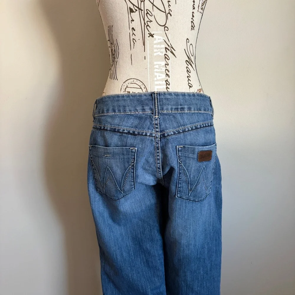 Wrangler low rise medium wash denim jeans - Picture 4 of 12